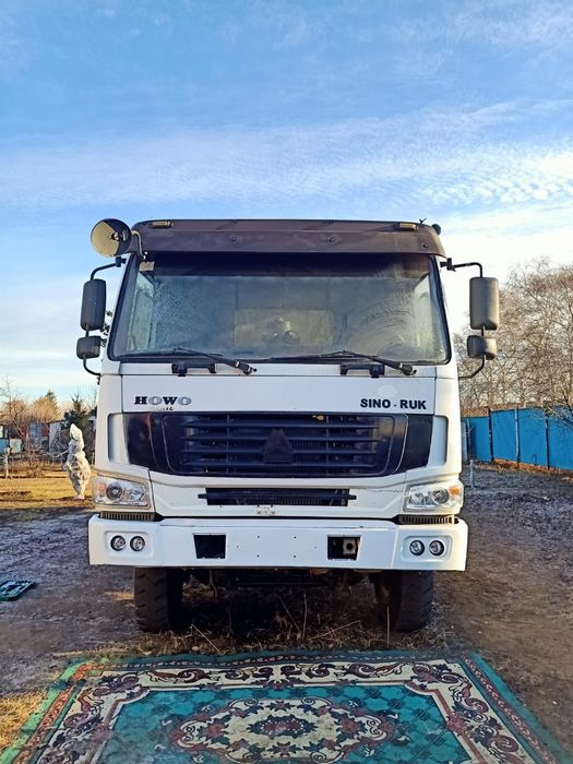 Самосвал Howo Sinotruk