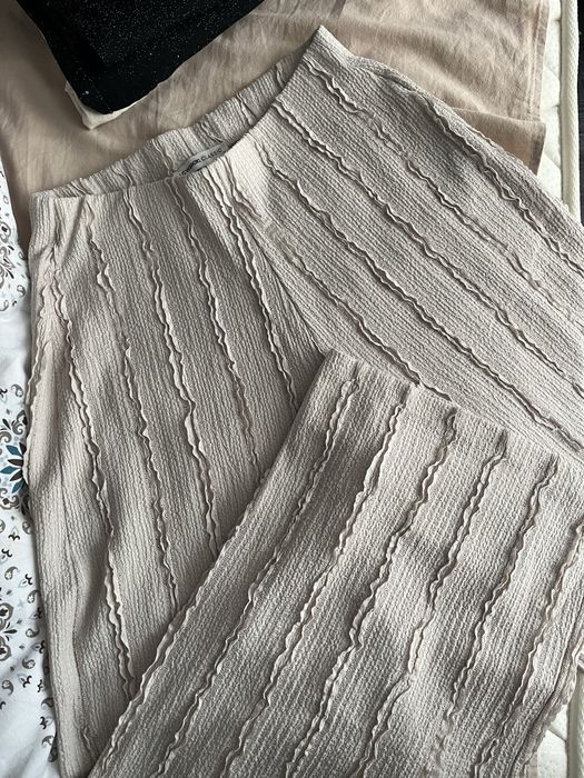 Продавам два дамски панталона – размер С-M