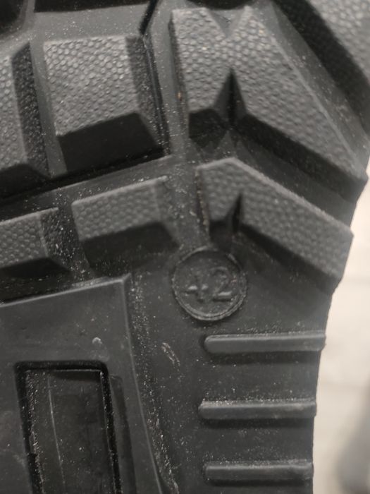 Продам Берцы новые