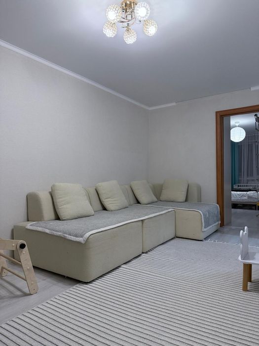 Продам 2хком квартиру район Короны.