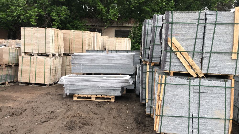 Гранитные ступени, площадка, брусчатка 8500