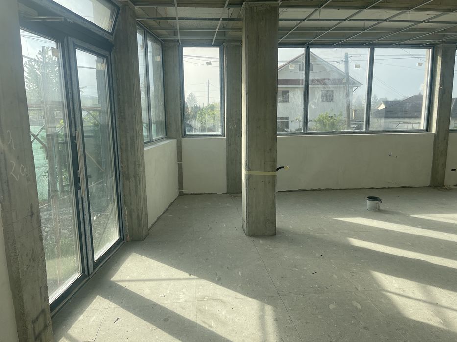 Inchiriez spatiu comercial