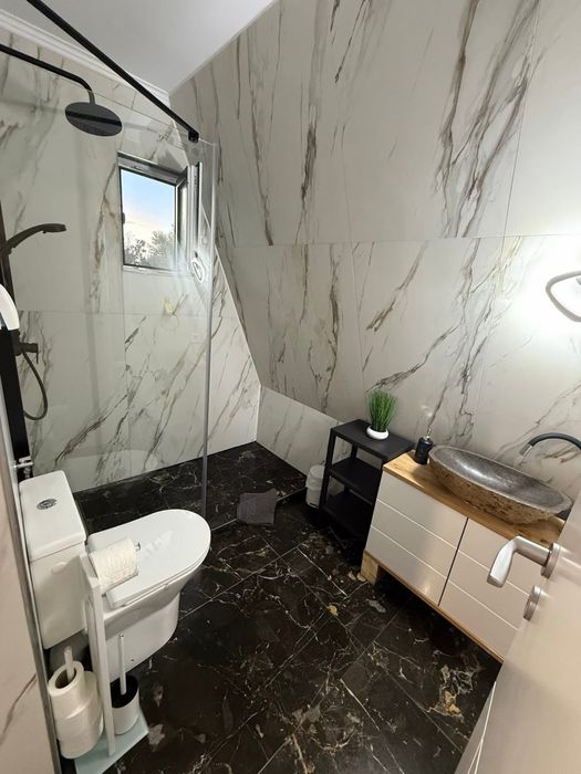 Cabana A-Frame cu jacuzzi & priveliști montane în Sibiel