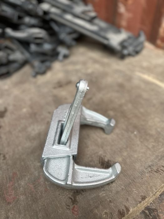 Замок клиновой