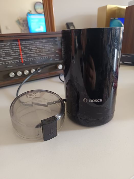 Rasnita bosch si fierbator smart cu lumina si timer