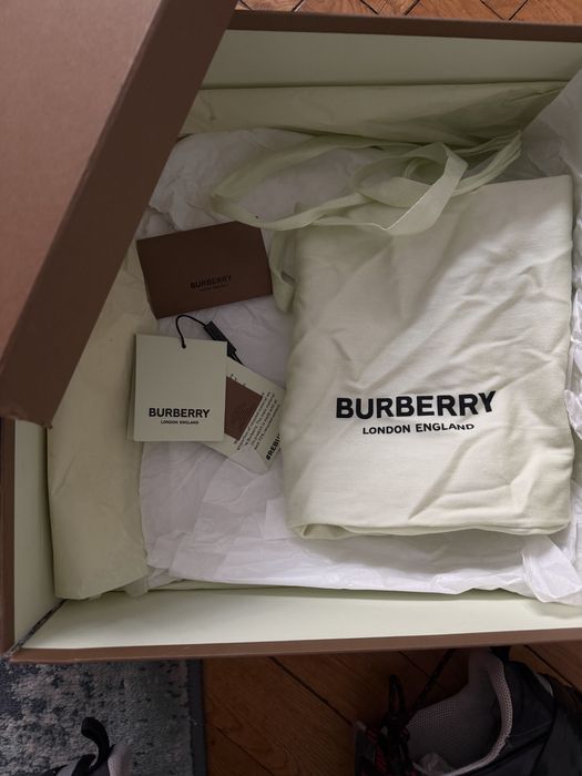 Burberry Arthur 43