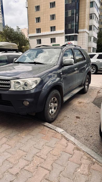Тойота фортунер 2010