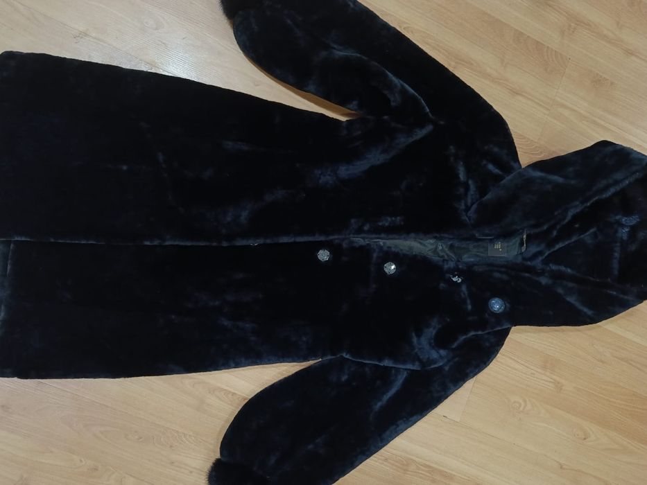 Продам женскую шубу