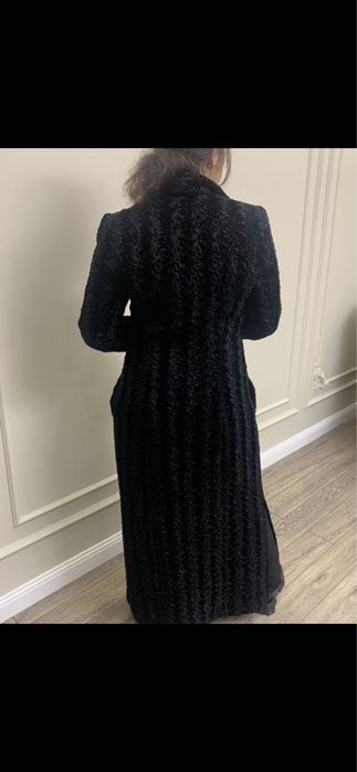 Пальто каракулевое