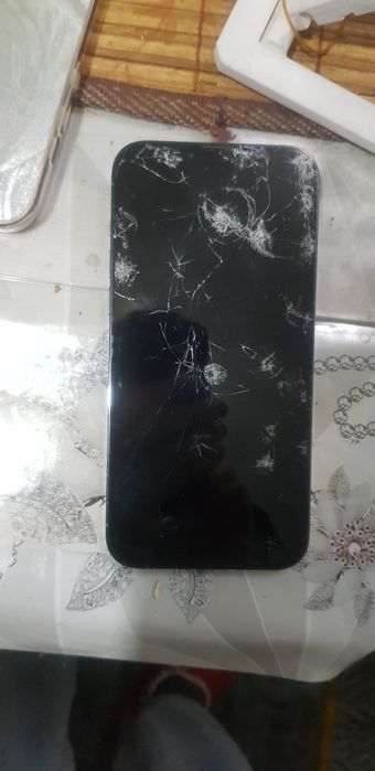 iPhone 13 на запчасти