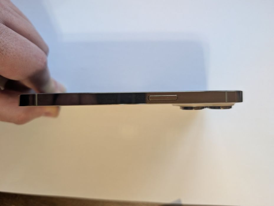 Apple iPhone 14 Pro - Gold