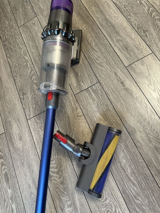 Прахосмукачка Dyson V11