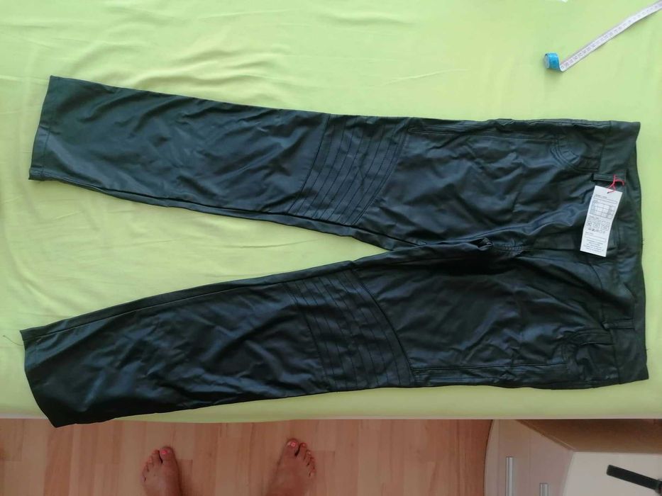 Чисто нов дамски кожен панталон