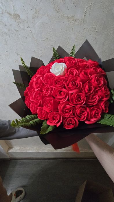 Buchet 53 de trandafiri