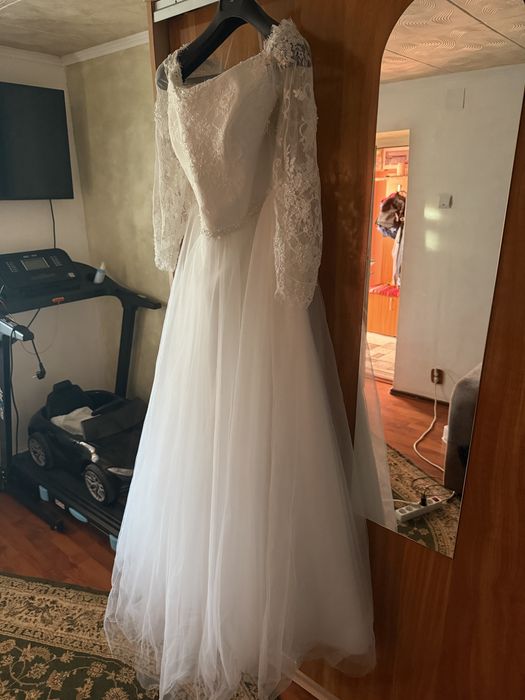 Vand rochie de miresa