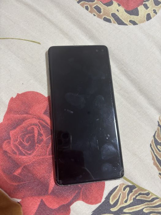 S 10 plus este bun
