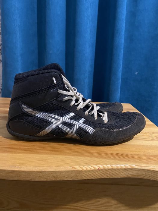 Борцовки асикс , трика