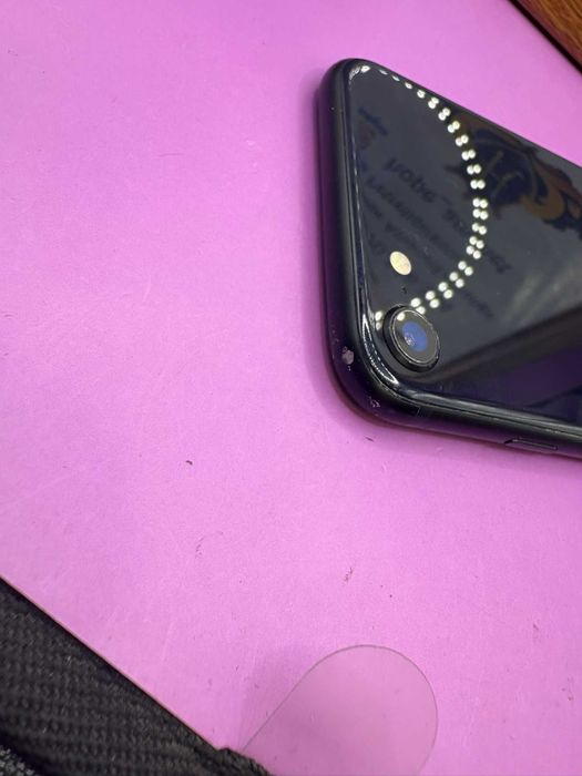 HOPE AMANET P2-Iphone se3 64GB/94 % BAT