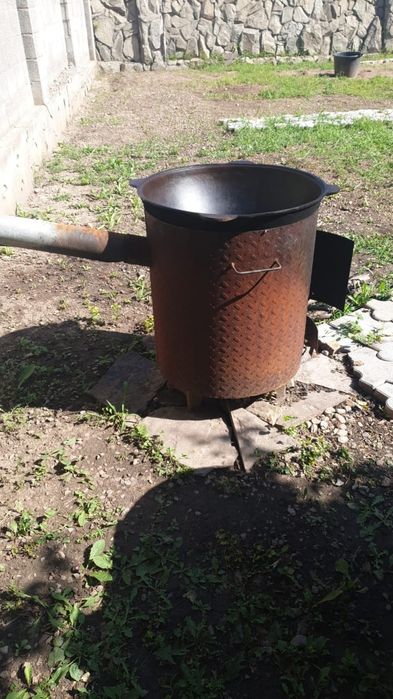 Чугунный казан 60л с печкой