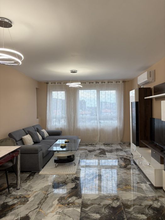 Двустаен апартамент с паркомясто от собственик