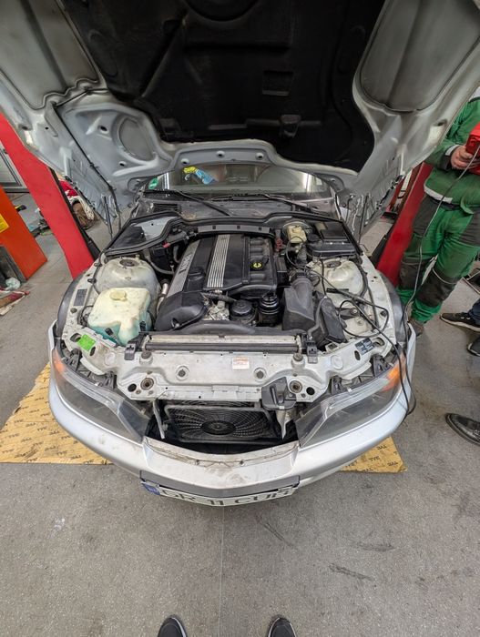 Vând BMW Z3 2.0 6 cilindrii, LSD, AC, decapotare electrica, an 1999