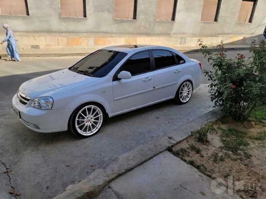 Chevrolet lacetti LTZ 1.8 вариант
