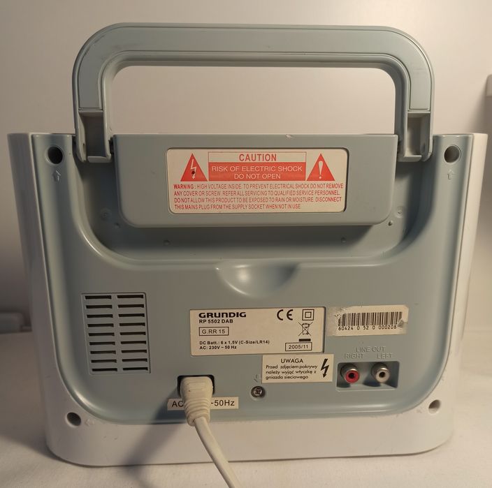 (1)Grundig Radio digital portabil DAB+ FM și (2)Radio SoundMaster