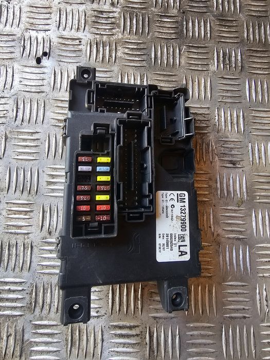Panou sigurante 13279900 Opel Corsa D (2006 - 2011)