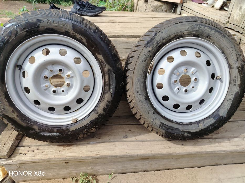 Продам 4 зимних колеса