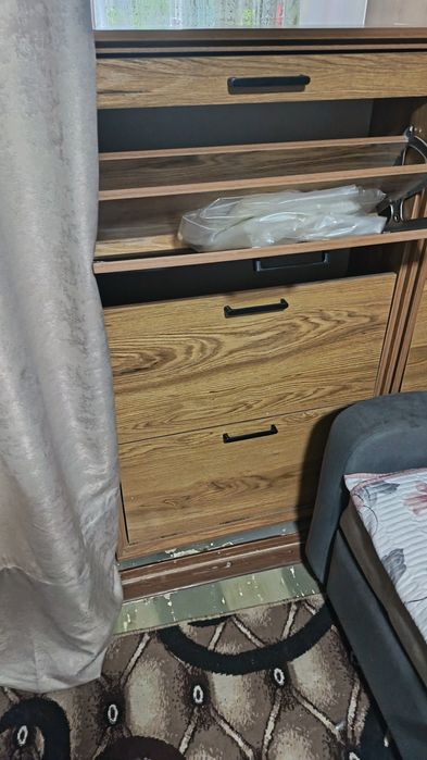 Прихожк а и две обувница. Пишите в телеграмм.