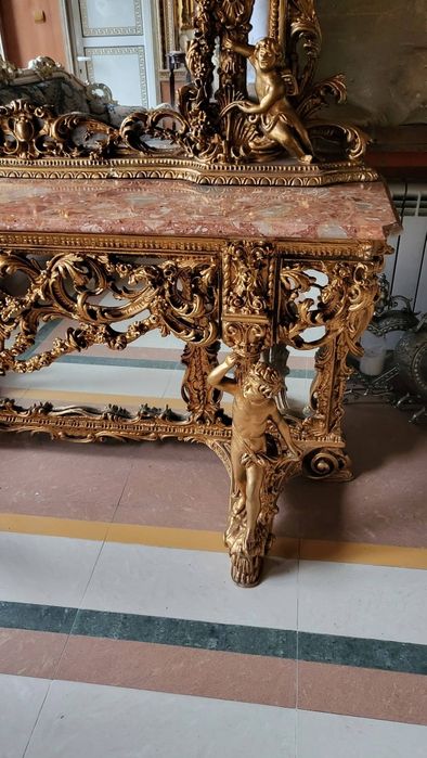 Конзолна маса. Внос от Италия