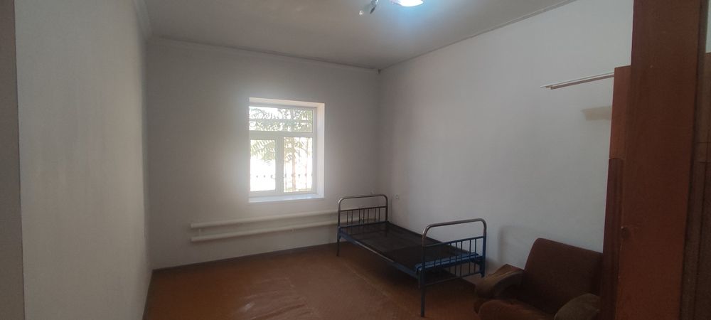 ШАХАРДА Полвон оши енида ховли сотилади 6 сотик 4 хона, подвали бн