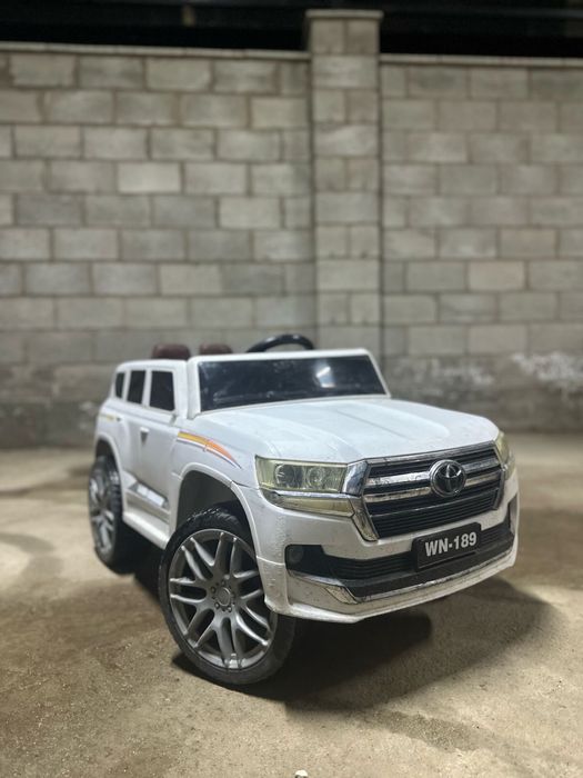 Продам детскую машину