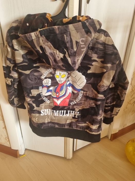 Продам детскую куртку