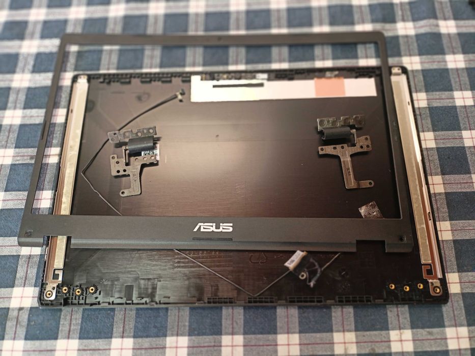 Elemente Asus E410m
