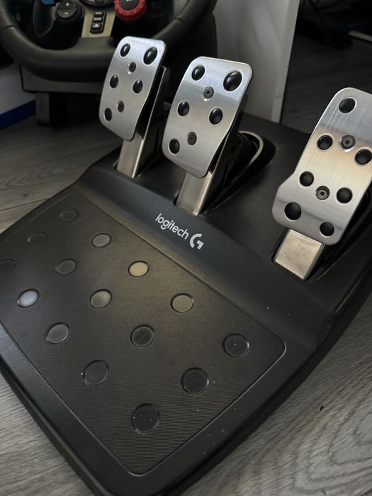 Logitech G29 пълен комплект с кутия