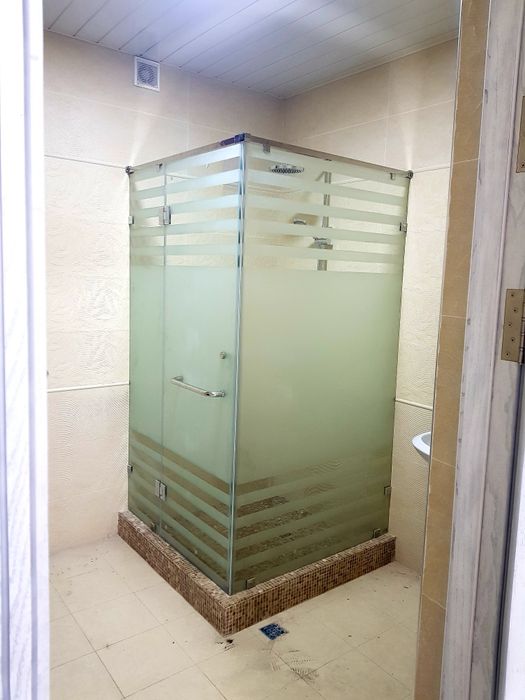Душ кабины, высокое качество,зеркала,перегородки