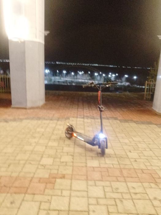 Продам электросамокат kugoo m4