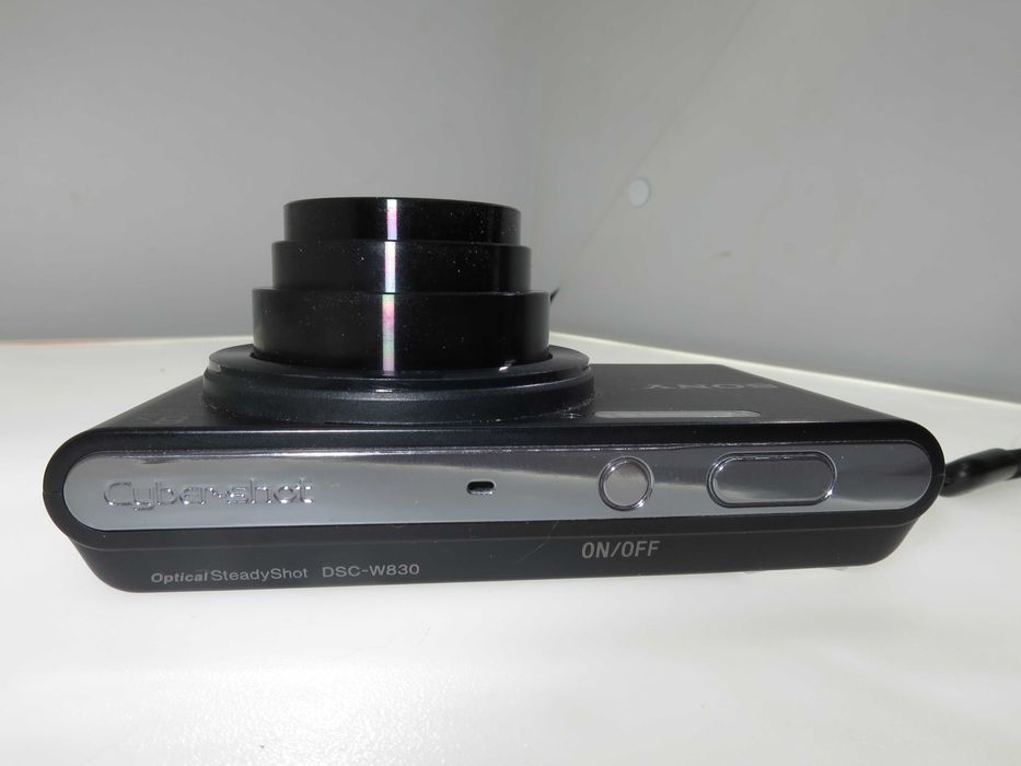 Sony Cyber-shot DSC W830 ултра компактен дигитален фотоапарат цифрова камера в отлчино състояние, пълен комплект,  работи перфектно