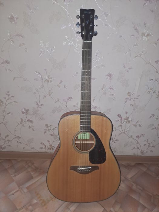 ГИТАРА Yamaha fg800м