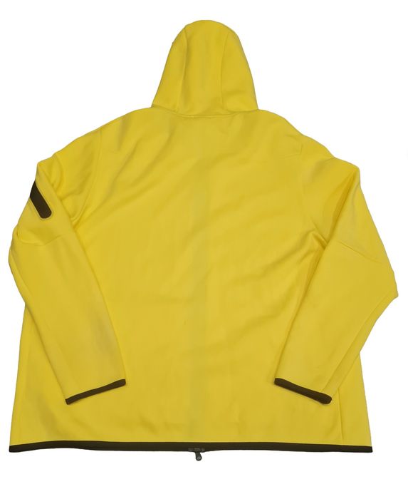 Горнище Nike Tech Fleece 

Чисто ново без етикети.

Размер 3ХL

Цена 1