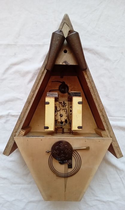 Продам часы настенные с боем.