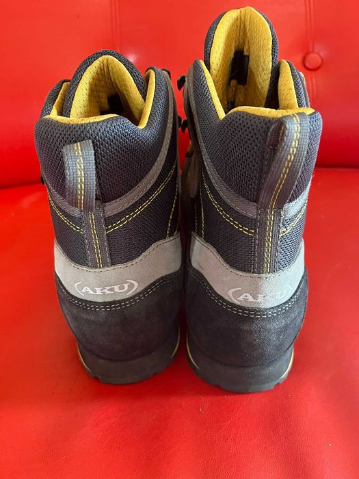 Bocanci munte AKU Trekker Lite III Gore-Tex Vibram barbati marimea 47