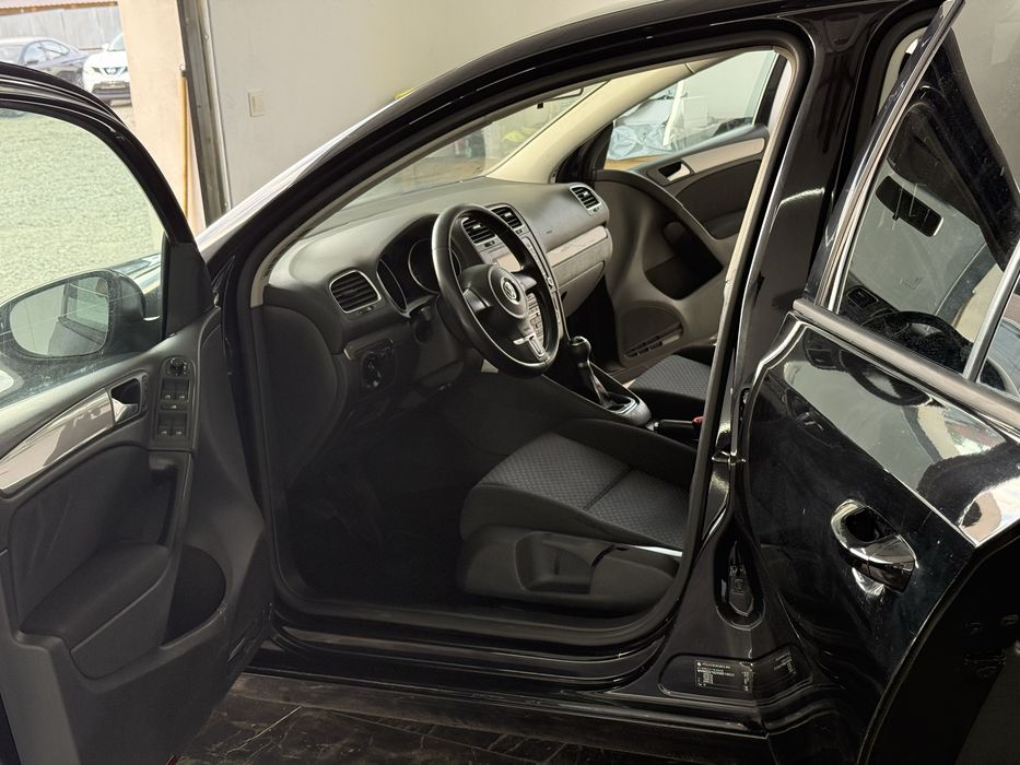 Volkswagen Golf 6 2.0 TDI 2009 110 CP Euro 5 SE POATE IN RATE