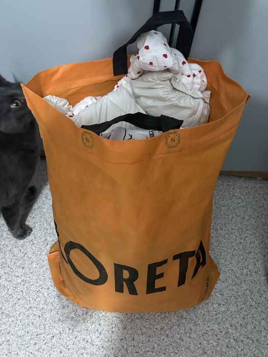 Отдам пакет с вещами