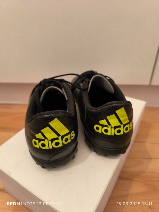 Футболни обувки на Adidas