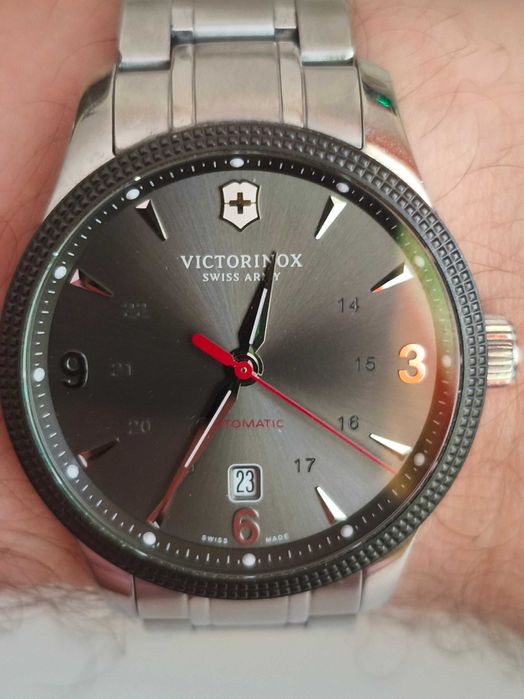 Швейцарски часовник Victorinox 241714