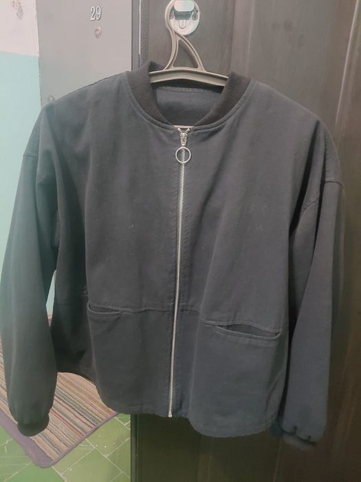 Куртка-бомбер продам