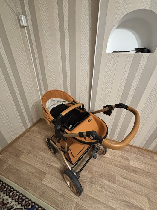 Продам детскую коляску