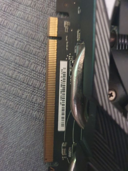 Placa video amd Rx 470 defecta